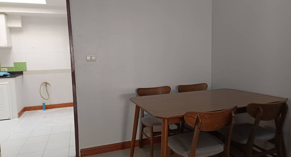 Casa en alquiler de 2 habitaciones en Bang Lamung, Chonburi