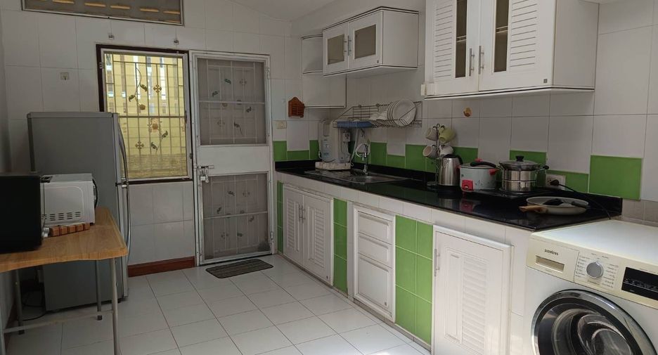 Casa en alquiler de 2 habitaciones en Bang Lamung, Chonburi