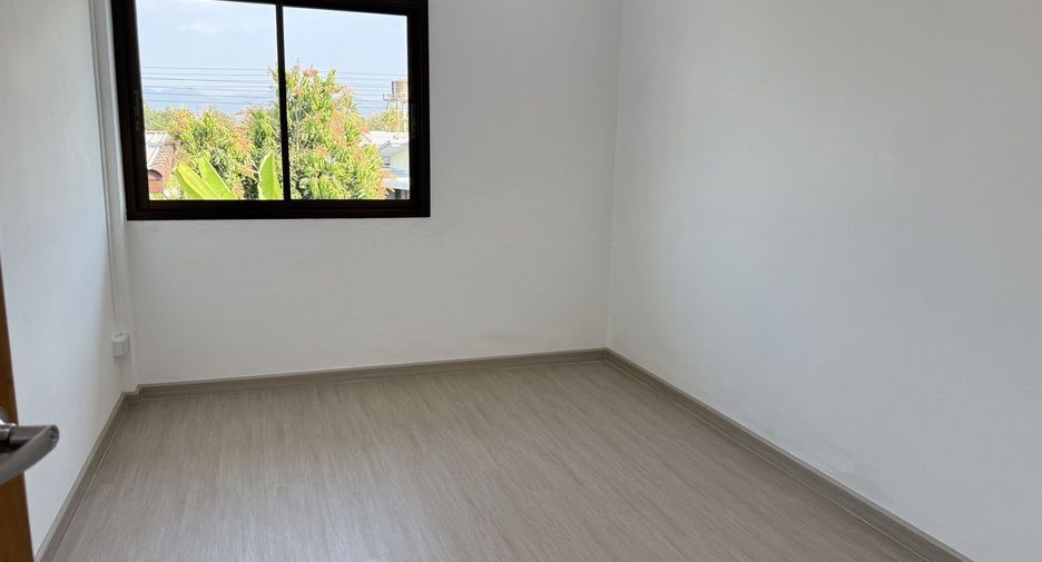 For sale 2 bedrooms townhouse in Mueang Phrae, Phrae