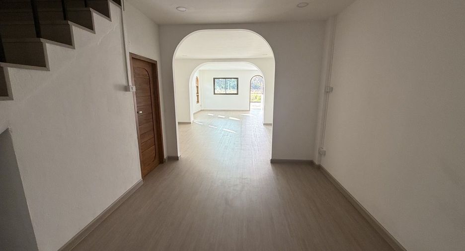 For sale 2 bedrooms townhouse in Mueang Phrae, Phrae