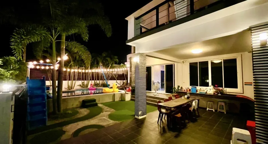 For rent 4 bedrooms villa in Hua Hin, Prachuap Khiri Khan