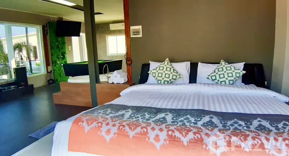 For rent 4 bedrooms villa in Hua Hin, Prachuap Khiri Khan