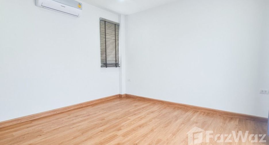 For sale and for rent 5 bedrooms house in Khlong Sam Wa, Bangkok