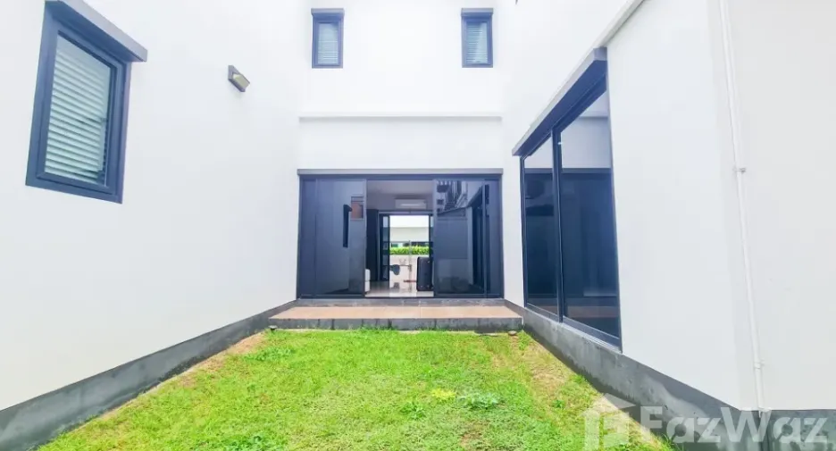 For sale and for rent 5 bedrooms house in Khlong Sam Wa, Bangkok