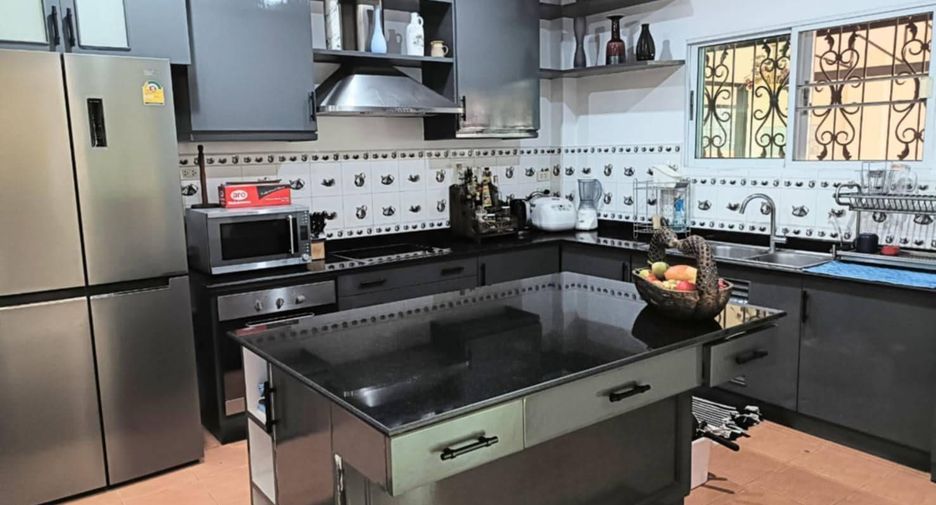 Продажа 7 спальни дом в Ханг Донг, Чианг Маи