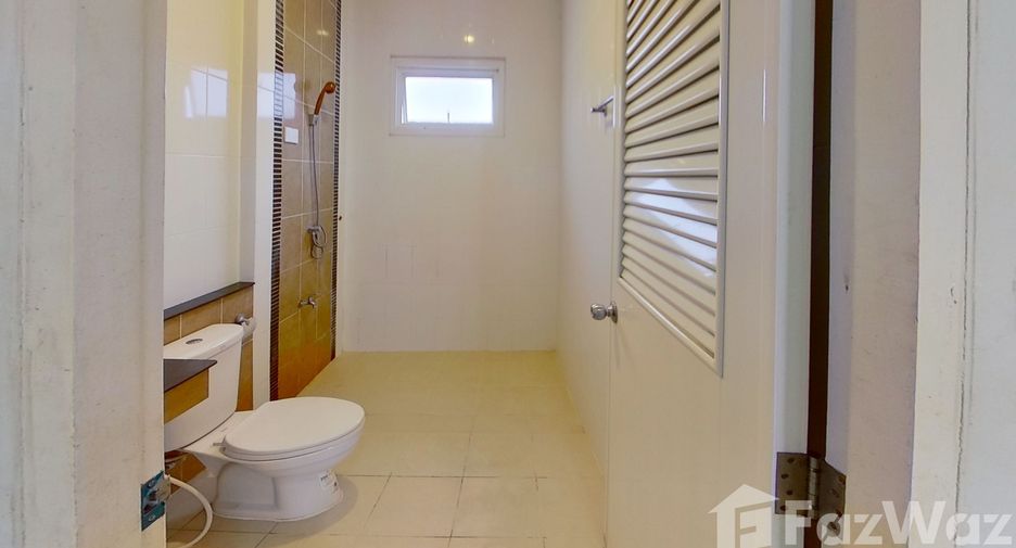 For sale 2 bedrooms townhouse in San Kamphaeng, Chiang Mai