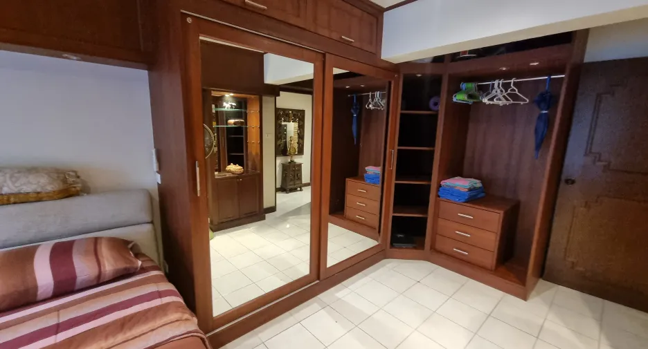 For sale 2 bedrooms condo 