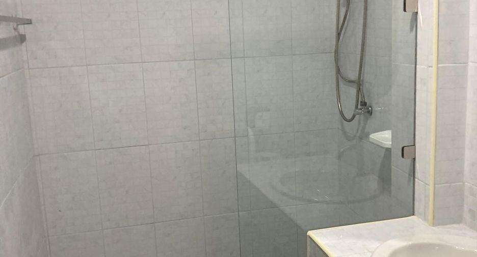 For sale 5 bedrooms retail Space in Mueang Phuket, Phuket