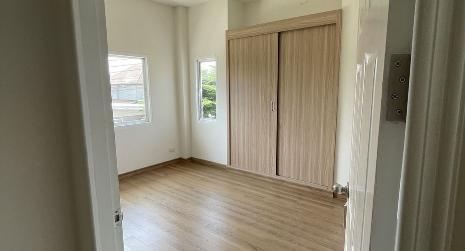 Haus zum Kauf mit 4 Zimmer in San Kamphaeng, Chiang Mai