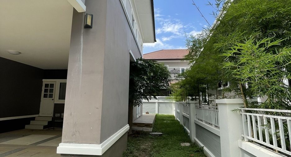 Casa en venta de 4 habitaciones en San Kamphaeng, Chiang Mai