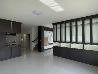 Casa en venta de 4 habitaciones en San Kamphaeng, Chiang Mai