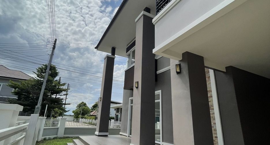 Casa en venta de 4 habitaciones en San Kamphaeng, Chiang Mai
