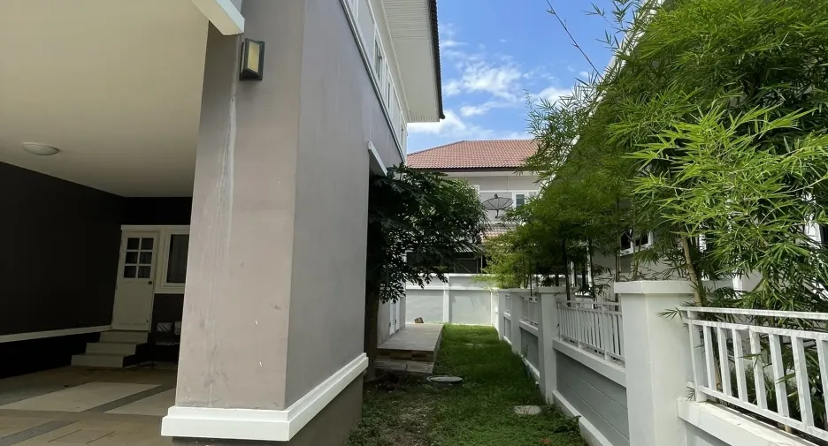 Haus zum Kauf mit 4 Zimmer in San Kamphaeng, Chiang Mai