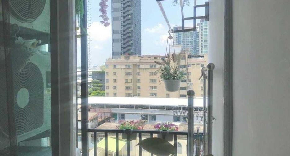 Продажа 1 кровать кондо в Пхра Кханонг, Бангкок