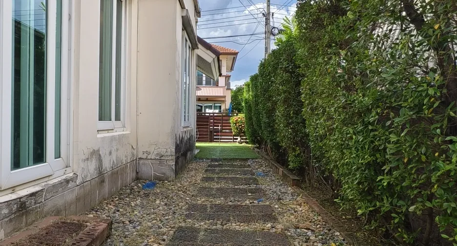 For rent 3 bedrooms house in Pak Kret, Nonthaburi