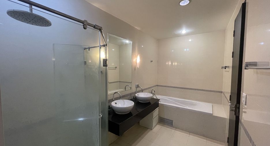 For sale 3 bedrooms condo in Ratchathewi, Bangkok