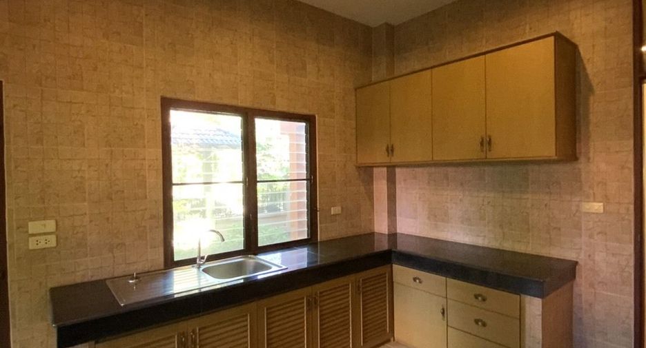 Продажа 3 спальни дом в Дои Сакет, Чианг Маи