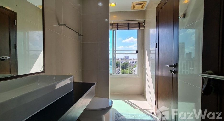 For sale 2 bedrooms condo in Watthana, Bangkok