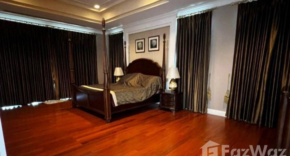 For sale 5 bedrooms house in Suan Luang, Bangkok