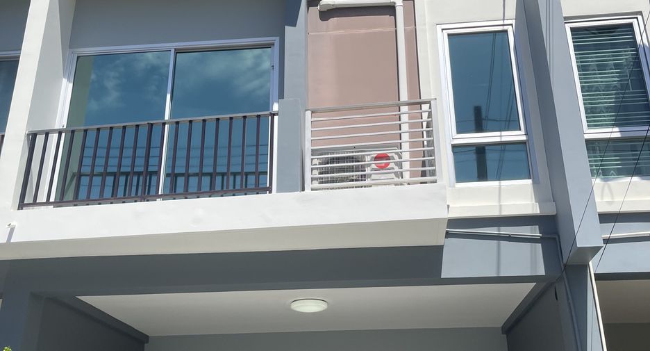 For rent 3 bedrooms house in Mueang Phuket, Phuket