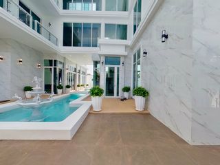 Villa zum Kauf mit 6 Zimmer in Bang Lamung, Chonburi