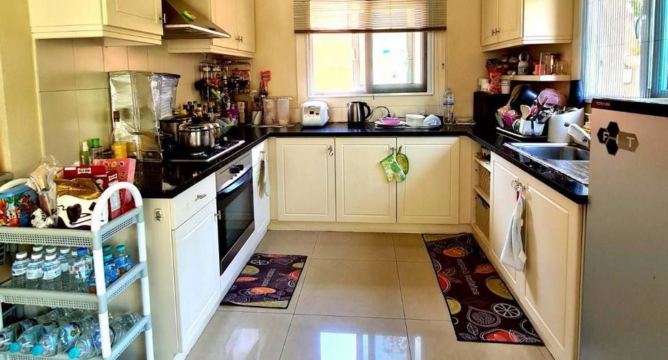 For sale 3 bedrooms villa in Bang Lamung, Chonburi