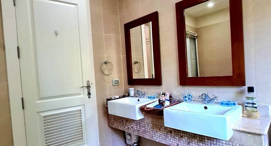 For sale 3 bedrooms villa in Bang Lamung, Chonburi
