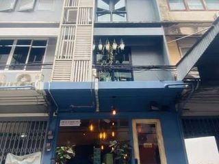 For sale 4 bedrooms retail Space in Ratchathewi, Bangkok