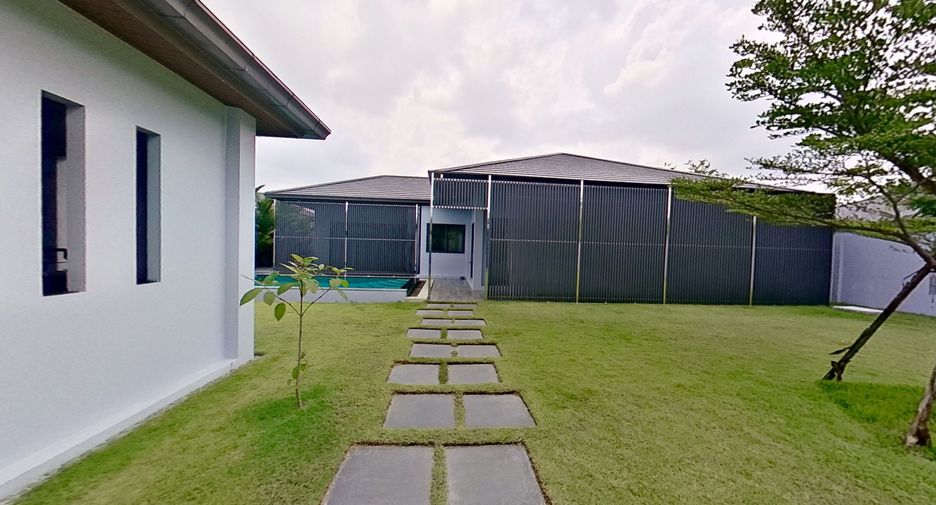 For sale 2 ベッドルーム villa in Bang Lamung, Chonburi