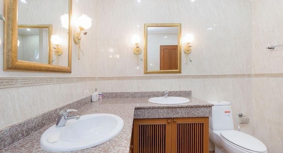 For rent 2 bedrooms condo in Mueang Phuket, Phuket