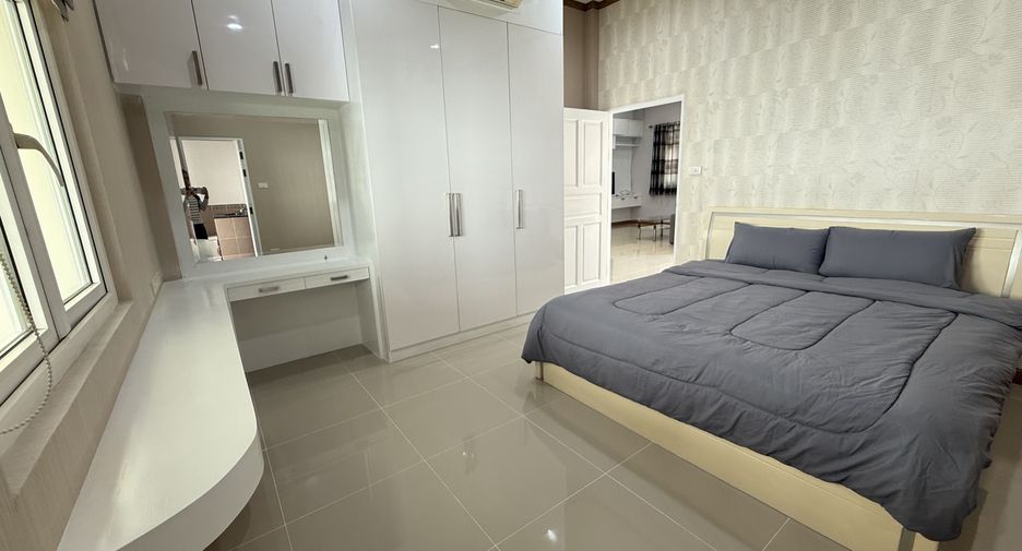 Haus zur Miete mit 3 Zimmer in Bang Lamung, Chonburi