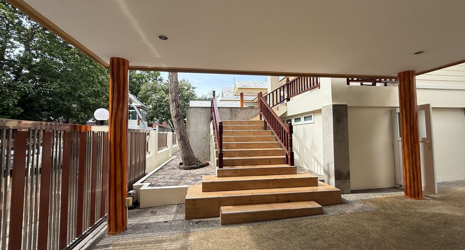 Haus zur Miete mit 3 Zimmer in Bang Lamung, Chonburi