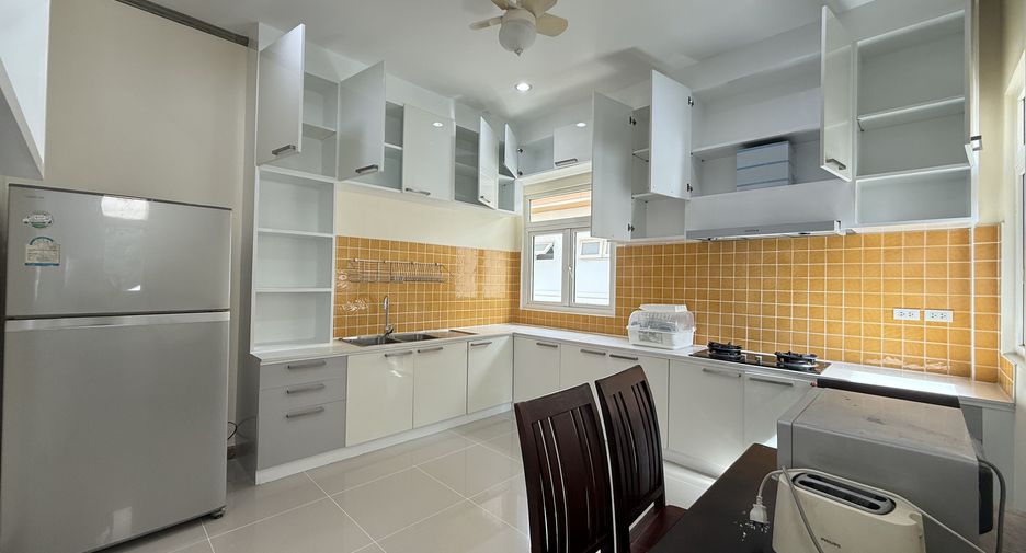 Haus zur Miete mit 3 Zimmer in Bang Lamung, Chonburi