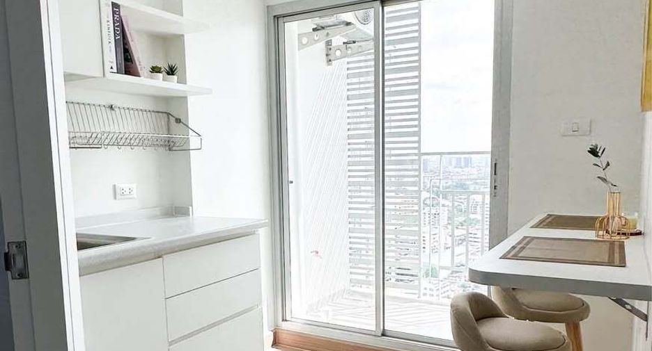For sale studio condo in Bangkok Noi, Bangkok