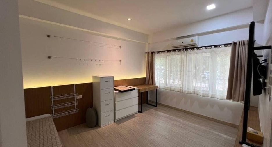 Haus zur Miete mit 4 Zimmer in Mueang Chiang Mai, Chiang Mai