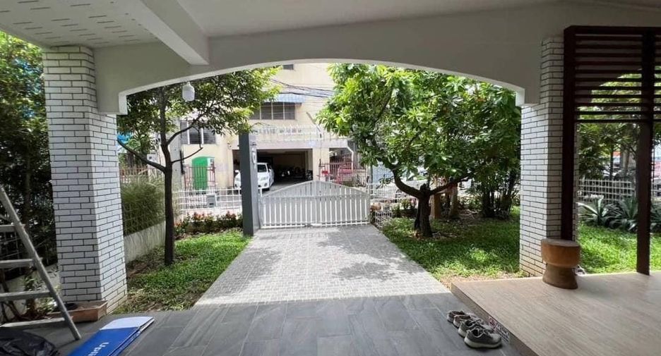 Haus zur Miete mit 4 Zimmer in Mueang Chiang Mai, Chiang Mai