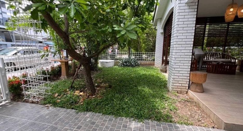 Haus zur Miete mit 4 Zimmer in Mueang Chiang Mai, Chiang Mai