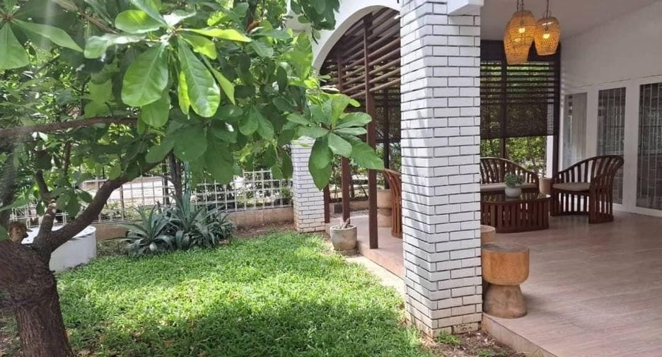 Haus zur Miete mit 4 Zimmer in Mueang Chiang Mai, Chiang Mai