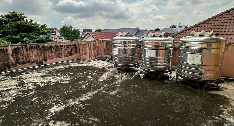À vendre 16 chambres maison à Bang Khen, Bangkok