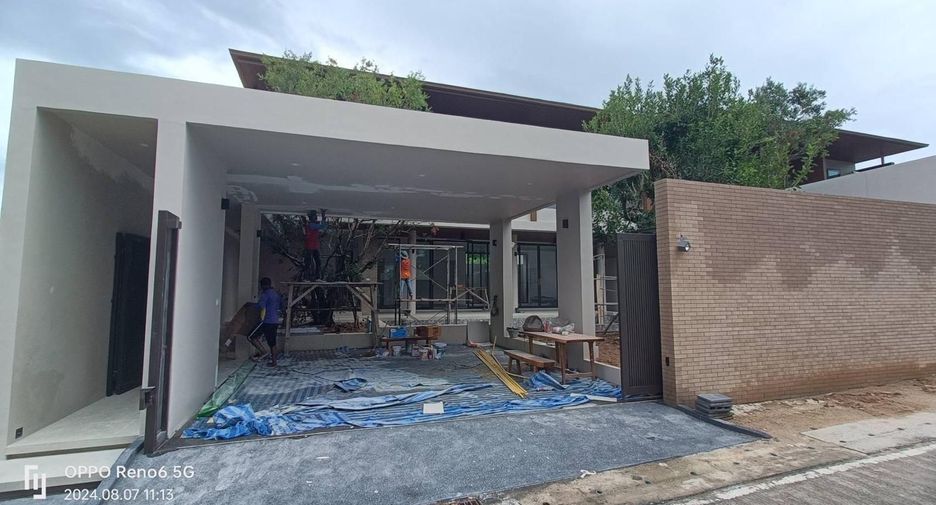 For sale 3 bedrooms villa in Mueang Phuket, Phuket