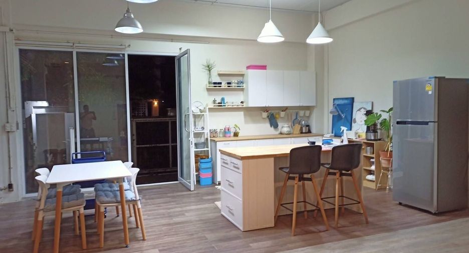 For sale and for rent 3 bedrooms house in Phra Khanong, Bangkok