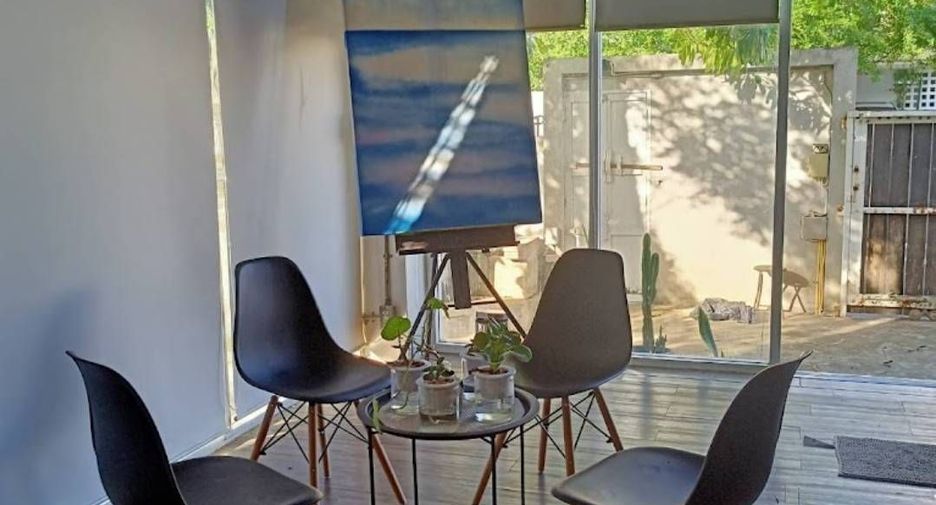For sale and for rent 3 bedrooms house in Phra Khanong, Bangkok