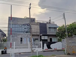 For sale そして for rent 3 ベッドルーム house in Phra Khanong, Bangkok