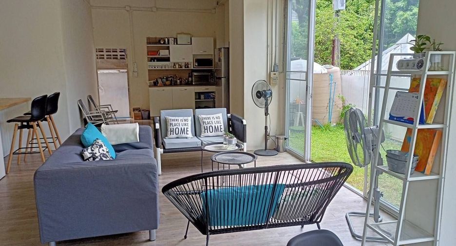 For sale and for rent 3 bedrooms house in Phra Khanong, Bangkok