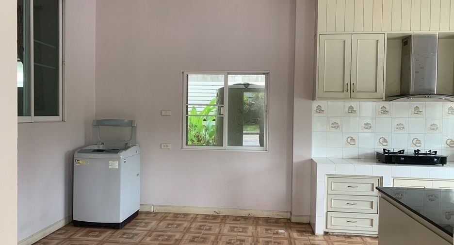 For rent 4 bedrooms villa in Doi Saket, Chiang Mai