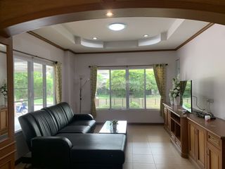 À louer 4 chambres villa à Doi Saket, Chiang Mai