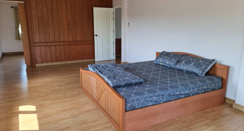 For rent 4 bedrooms villa in Doi Saket, Chiang Mai