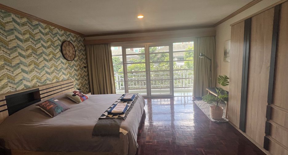 For rent 4 bedrooms townhouse in Hua Hin, Prachuap Khiri Khan