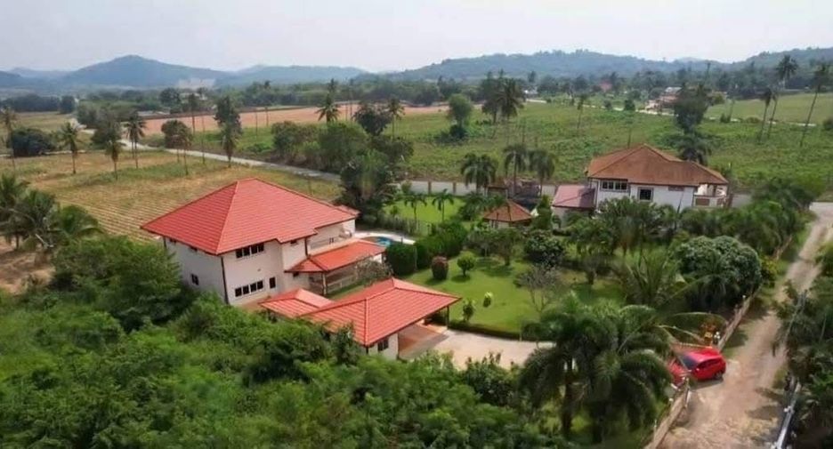 ขาย 4 ห้องนอน วิลล่า ใน สัตหีบ, ชลบุรี