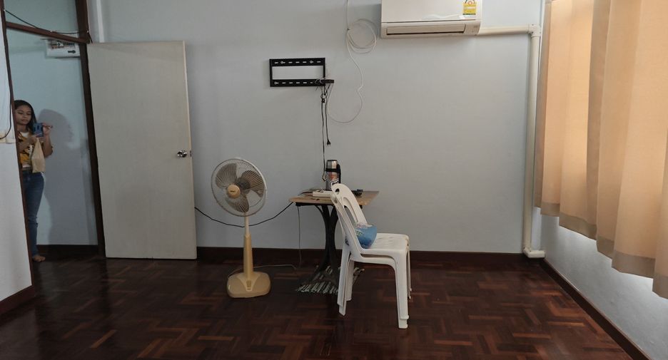 ขาย 2 ห้องนอน ทาวน์เฮ้าส์ ใน เมืองเพชรบุรี, เพชรบุรี